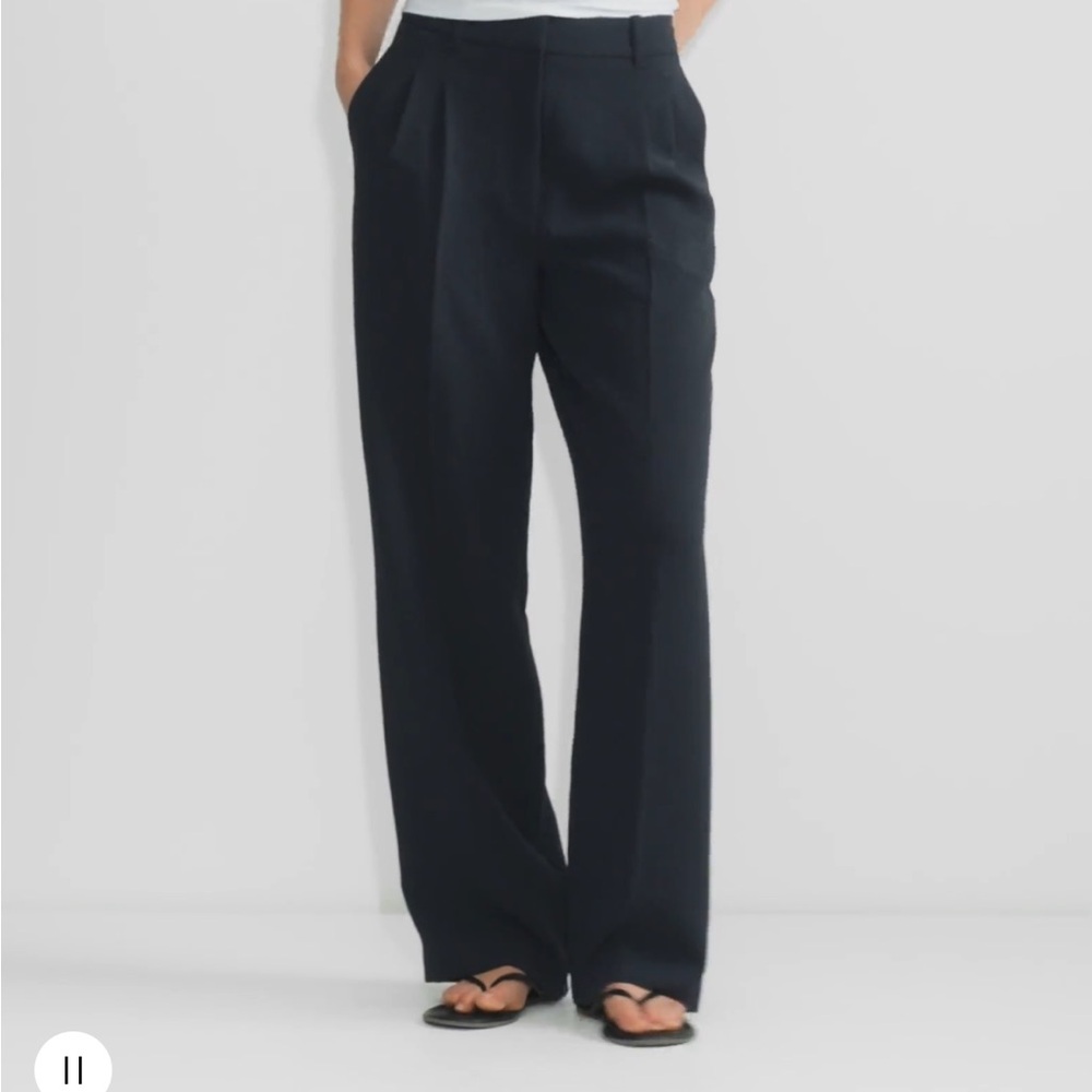 Aritzia Effortless Pant - Size 6